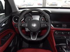 Alfa Romeo Stelvio (949) Фото Alfa Romeo Stelvio (949)