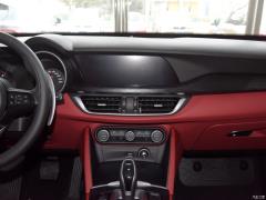 Alfa Romeo Stelvio (949) Фото Alfa Romeo Stelvio (949)