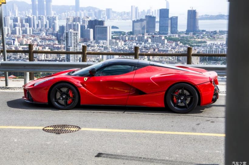 Ferrari 488 Pista