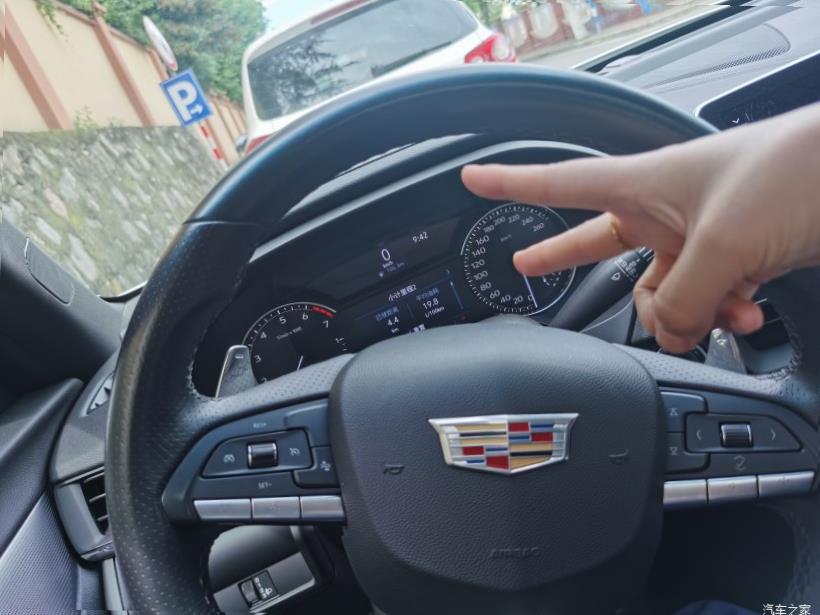 Cadillac CT4 