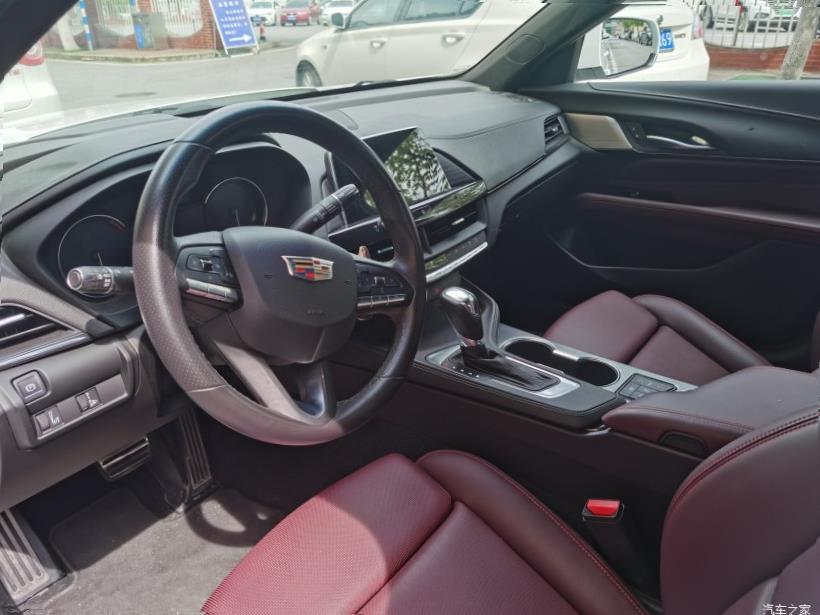 Cadillac CT4 