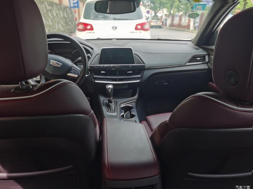 Cadillac CT4 
