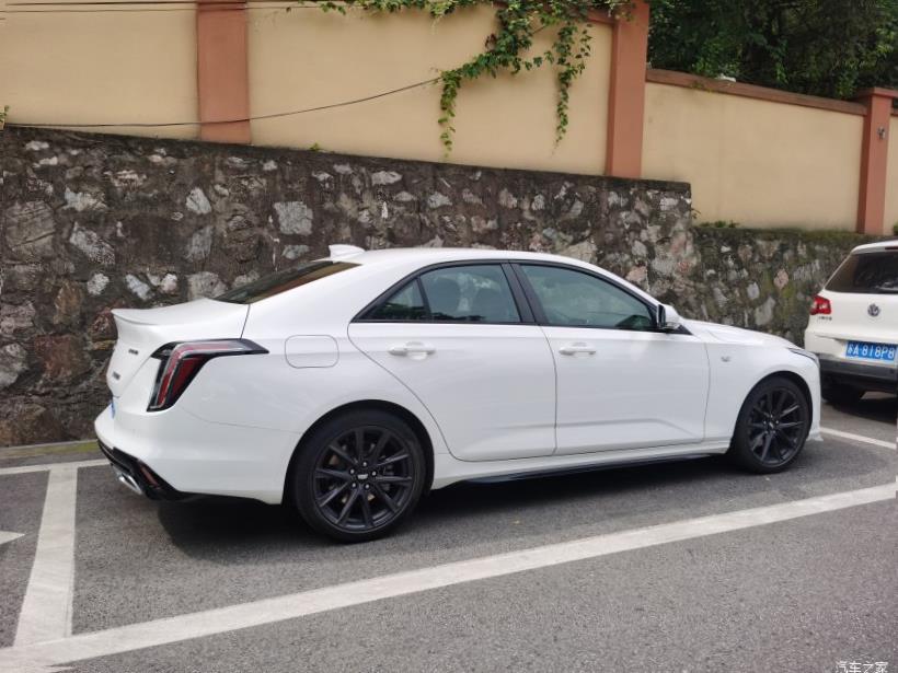 Cadillac CT4 