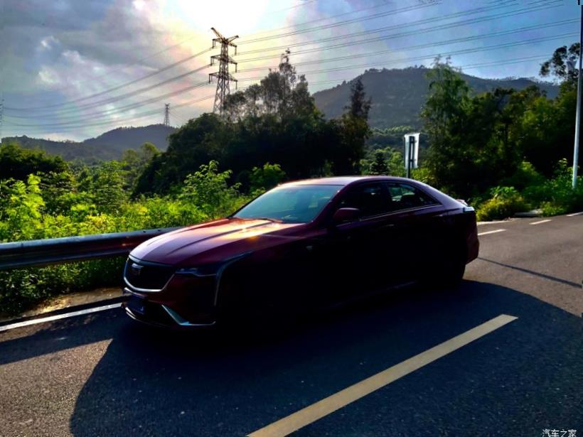 Cadillac CT4 