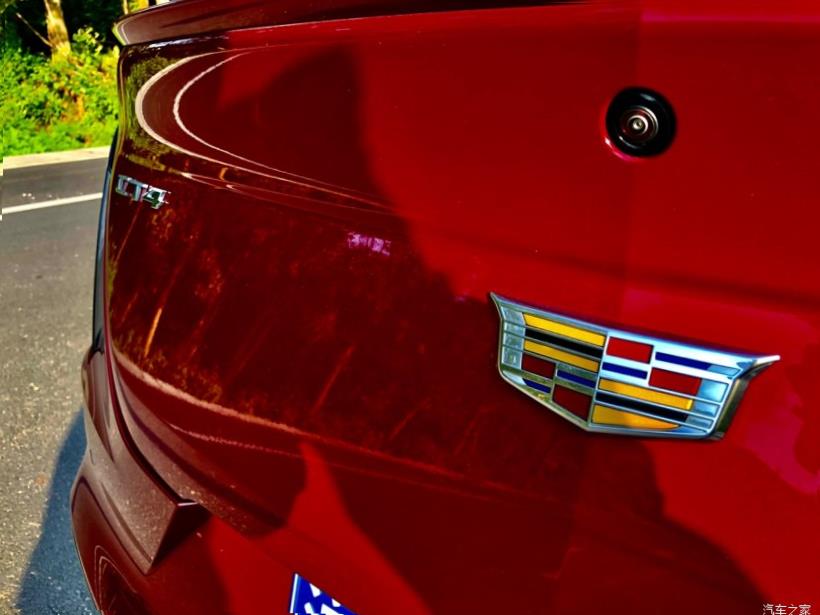 Cadillac CT4 