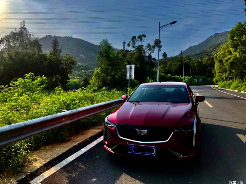 Cadillac CT4 