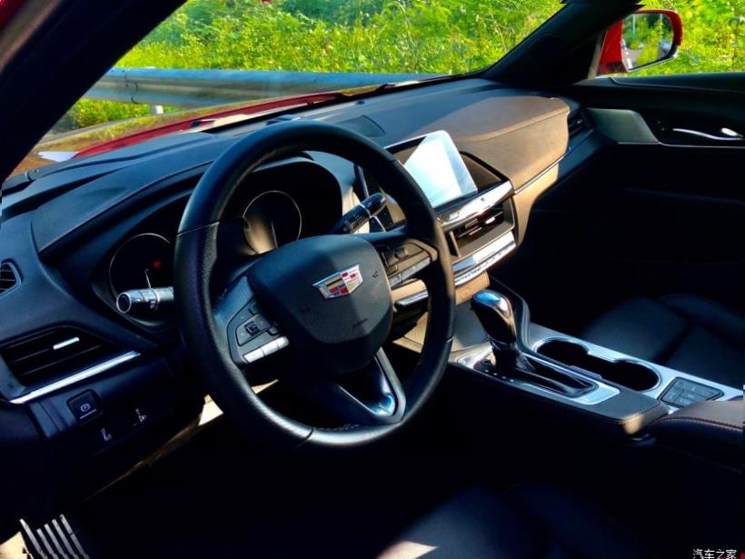 Cadillac CT4 