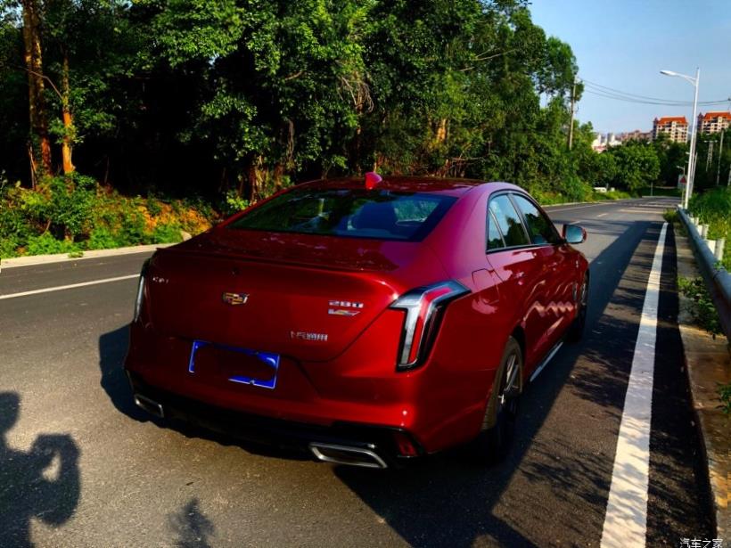 Cadillac CT4 