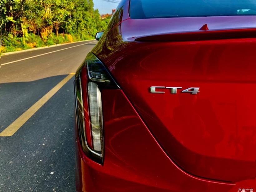 Cadillac CT4 
