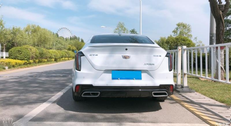 Cadillac CT4 