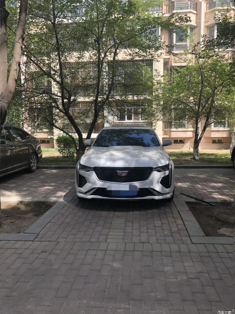 Cadillac CT4 