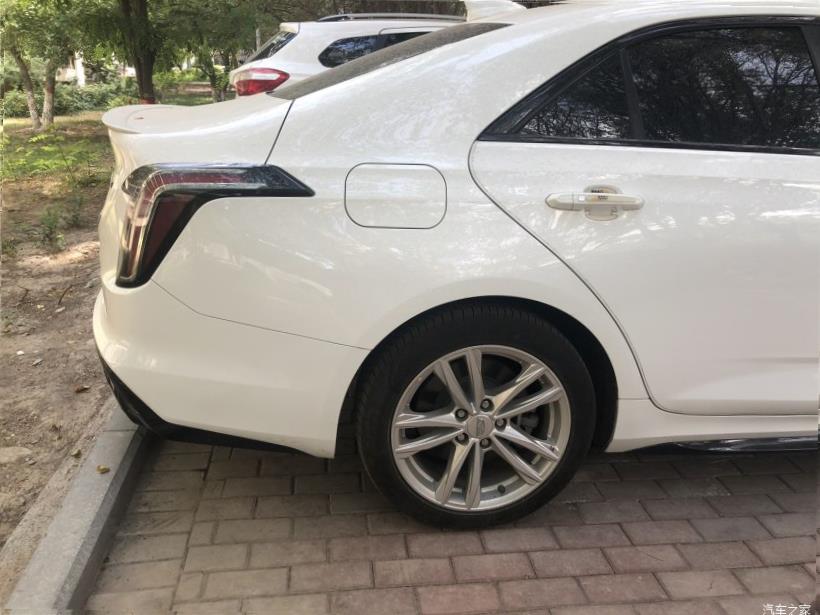 Cadillac CT4 
