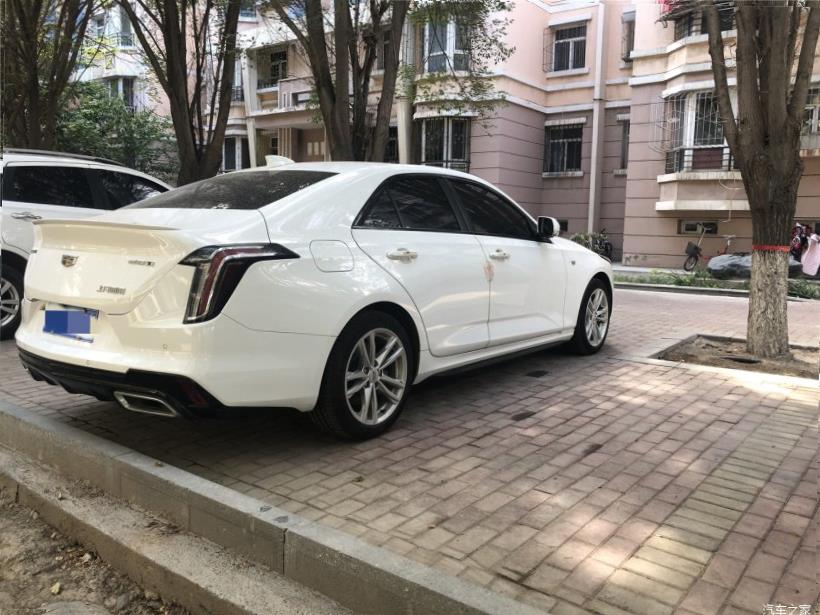 Cadillac CT4 