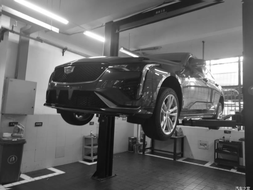 Cadillac CT4 