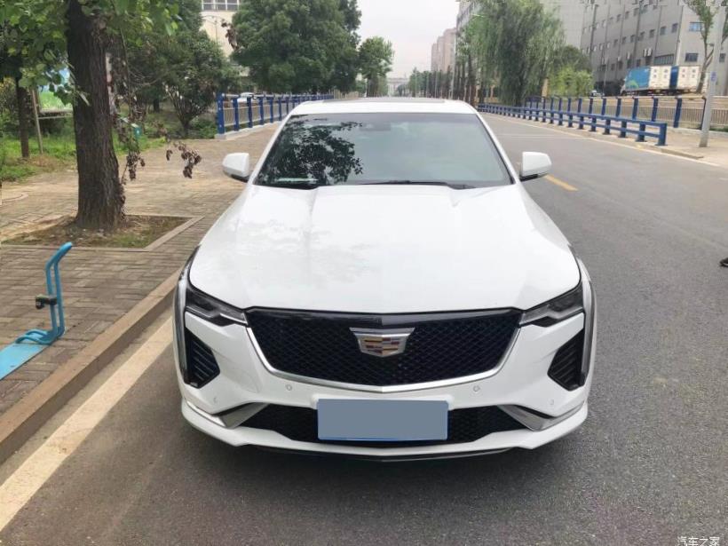 Cadillac CT4 