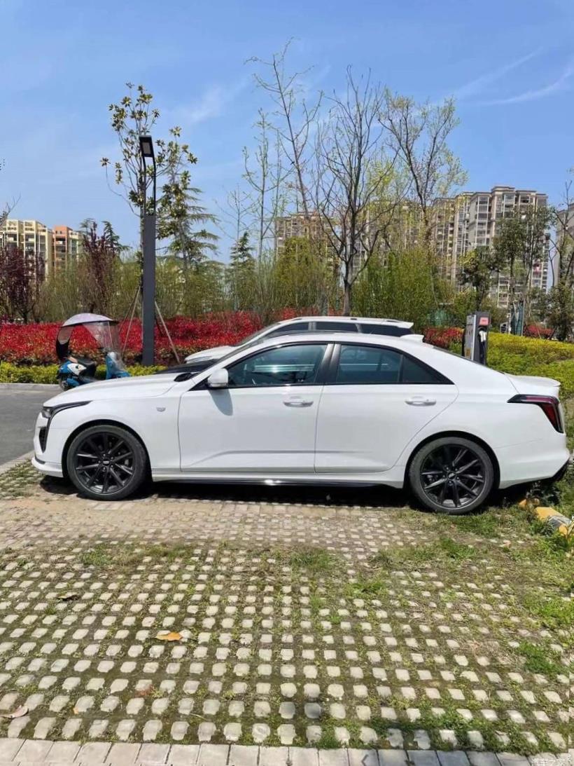 Cadillac CT4 