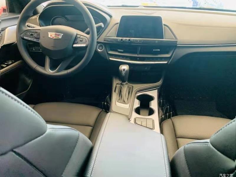 Cadillac CT4 