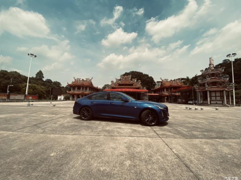 Cadillac CT5 