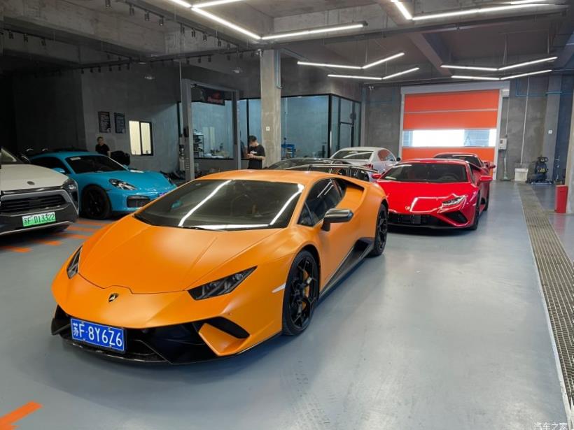 Lamborghini Huracan 