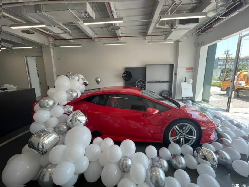 Lamborghini Huracan 