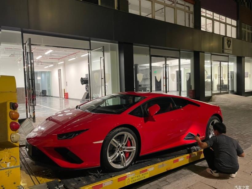 Lamborghini Huracan 