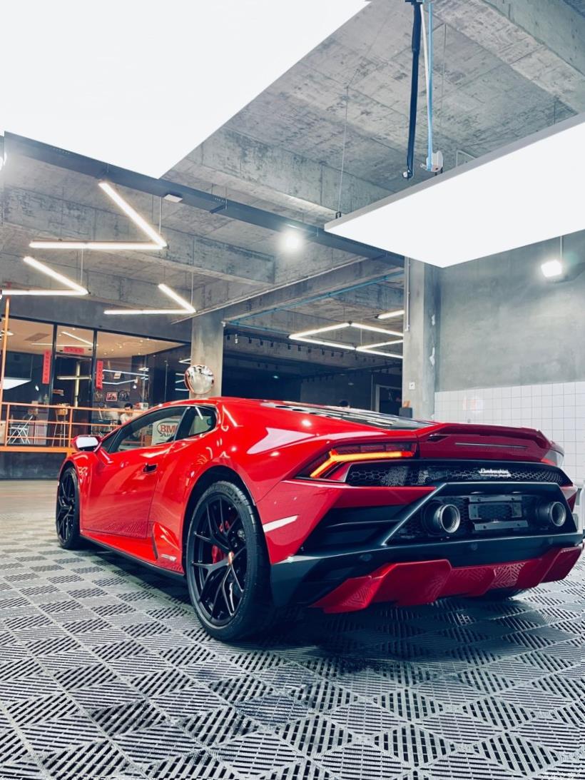 Lamborghini Huracan 