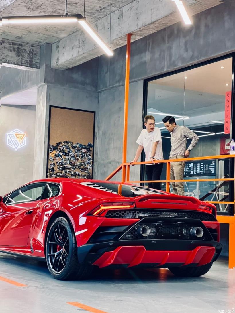 Lamborghini Huracan 