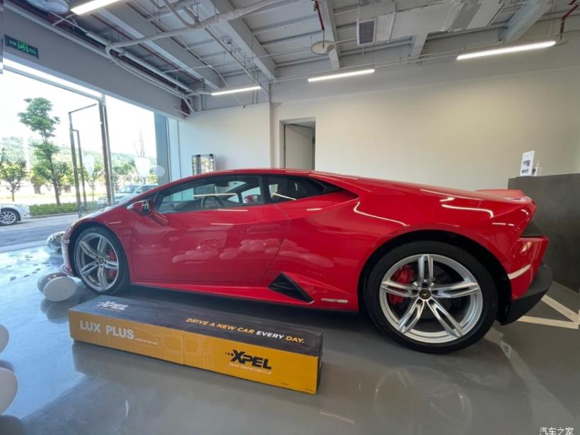 Lamborghini Huracan 