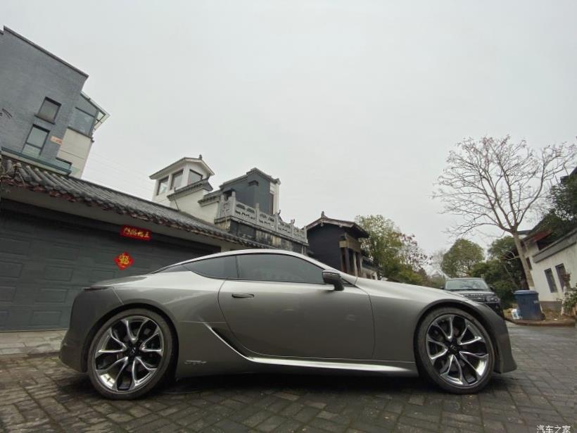 Lexus LC500 