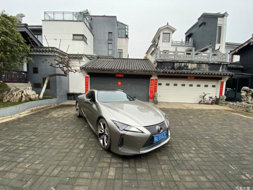 Lexus LC500 