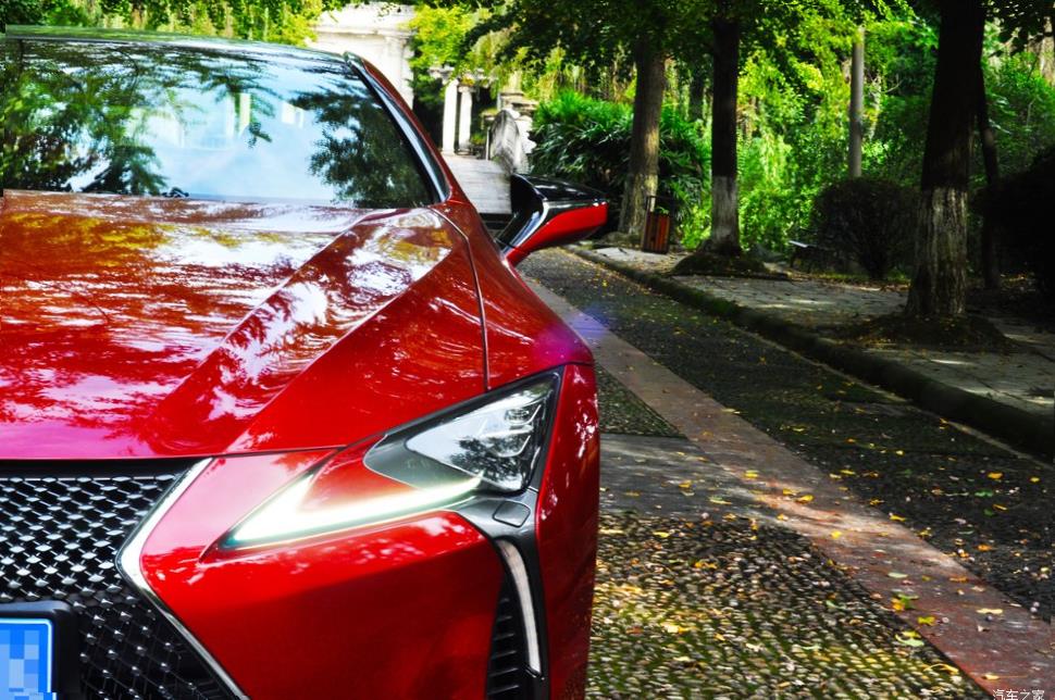 Lexus LC500 
