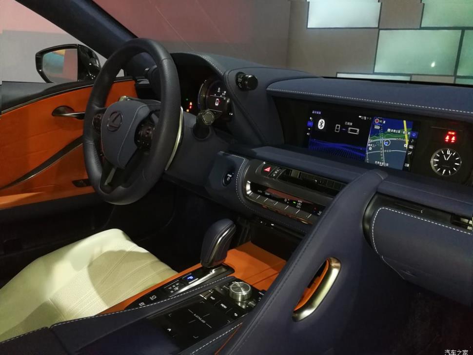 Lexus LC500 