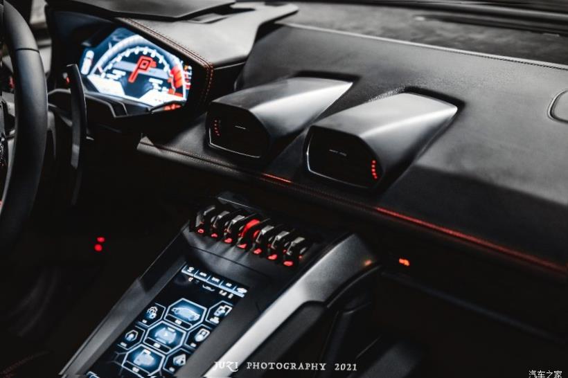 Lamborghini Huracan 