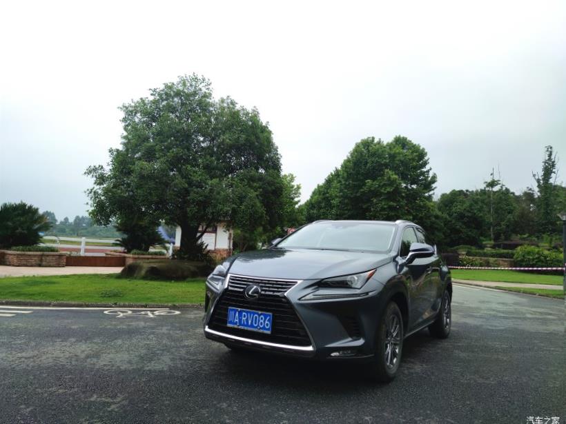 Lexus NX200 (Z10)