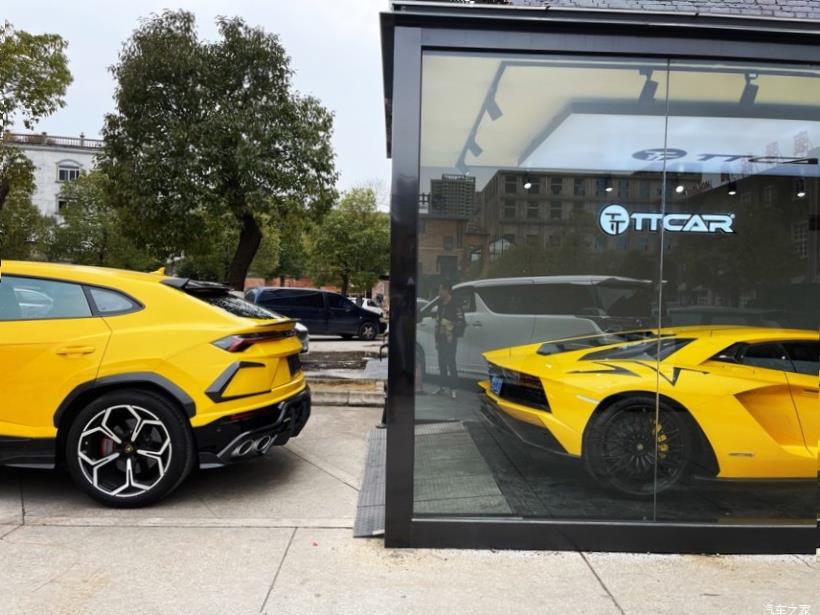 Lamborghini Huracan 