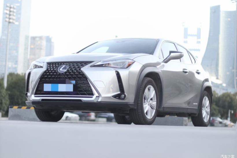 Lexus UX200 
