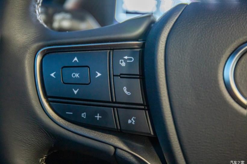 Lexus UX200 