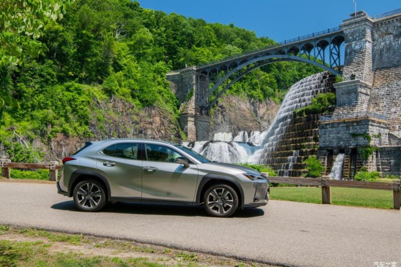 Lexus UX200 
