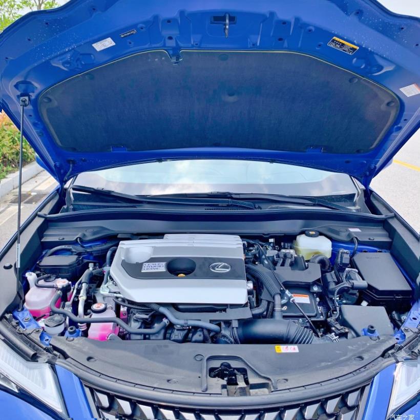 Lexus UX200 