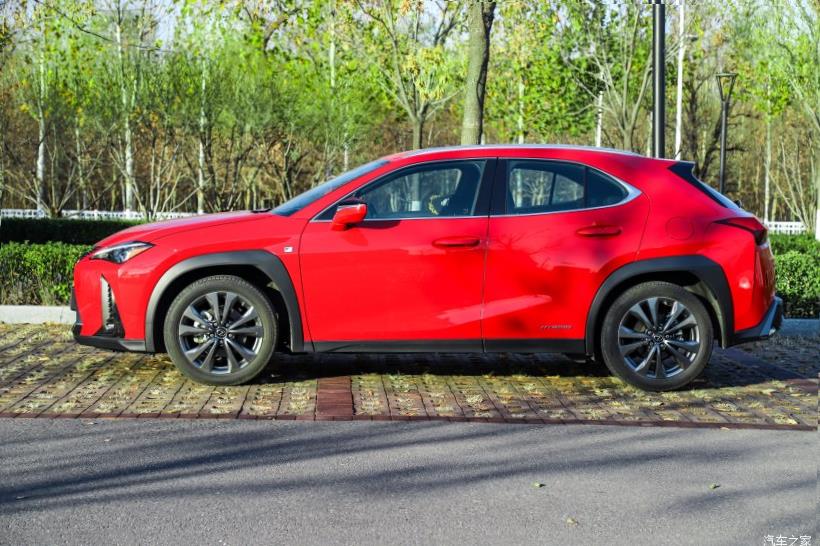 Lexus UX200 