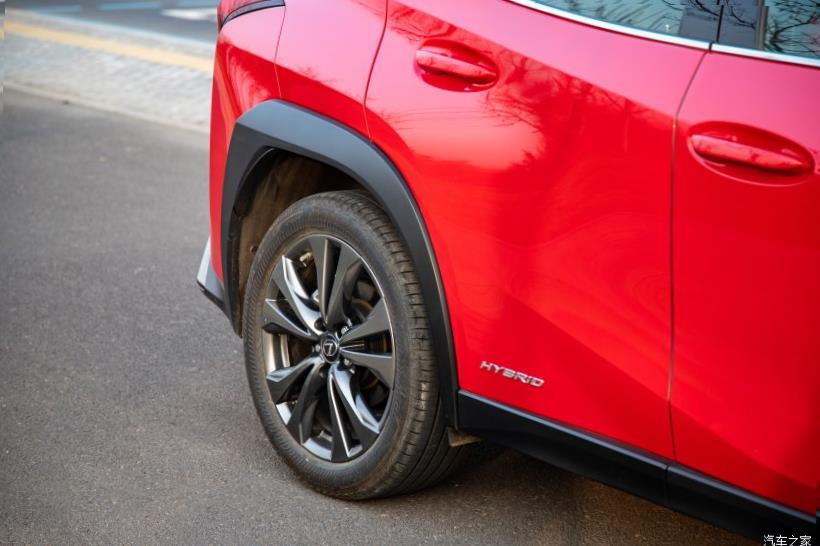 Lexus UX200 