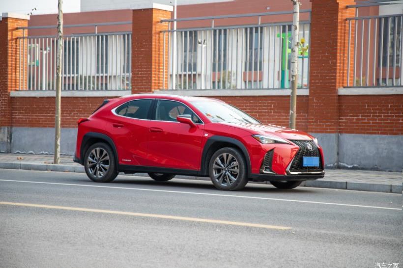 Lexus UX200 