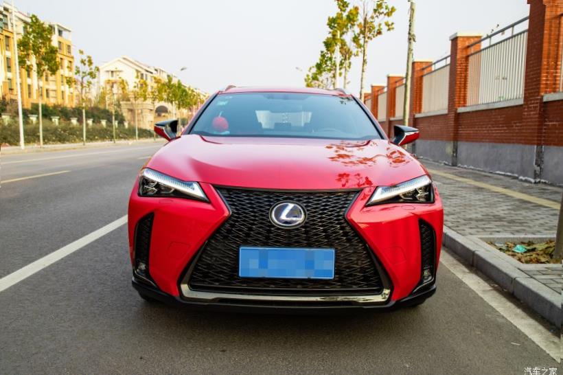 Lexus UX200 