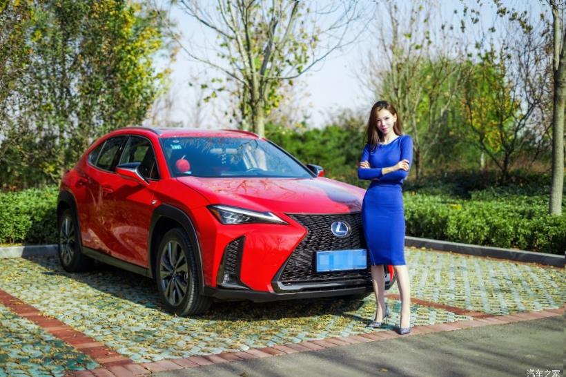 Lexus UX200 