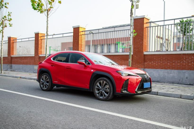 Lexus UX200 