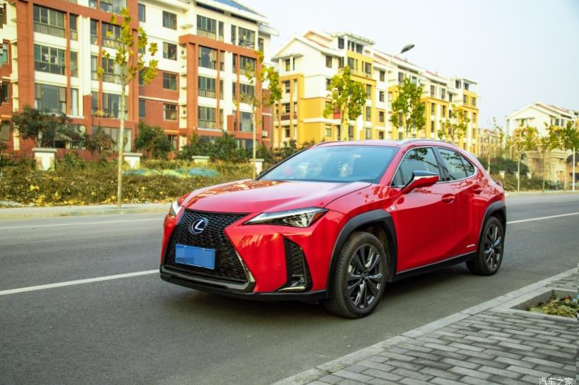 Lexus UX200 