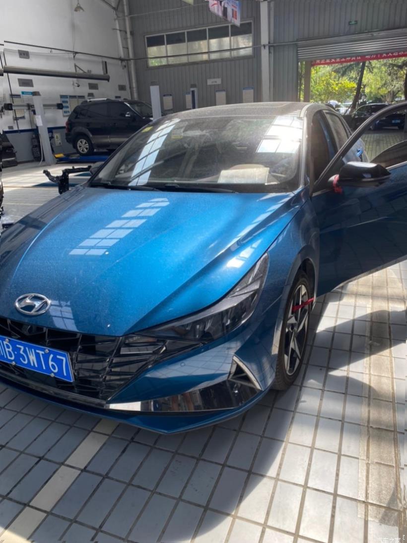 Hyundai Elantra 