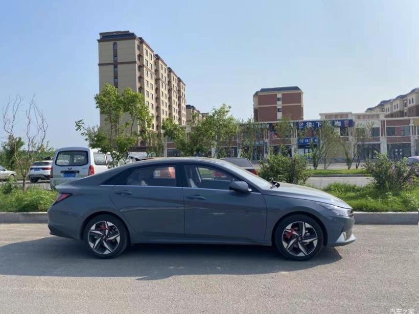 Hyundai Elantra 