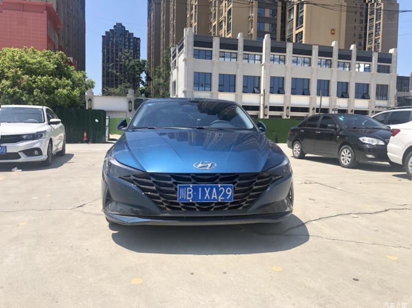 Hyundai Elantra 