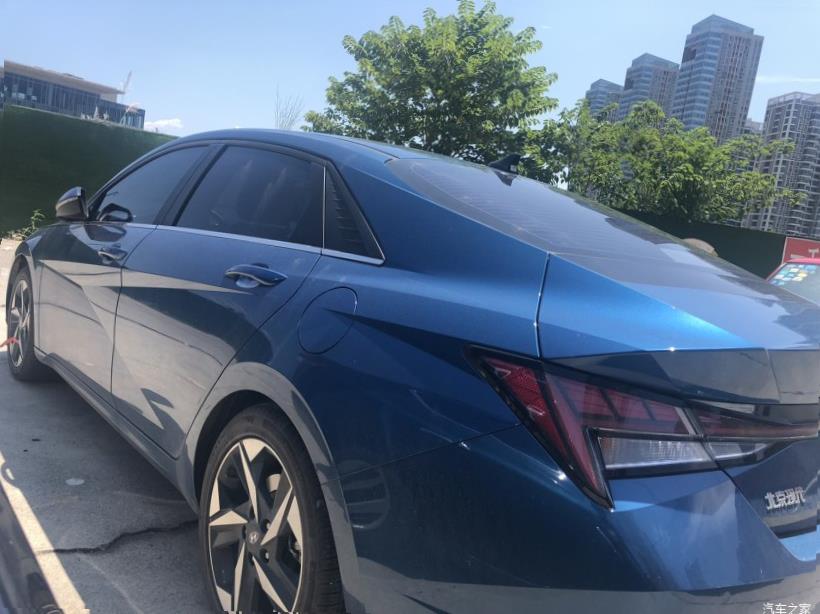 Hyundai Elantra 